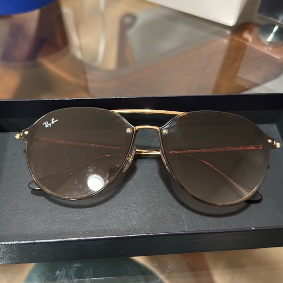 Ray-Ban Sunglasses - Picture 3 of 13